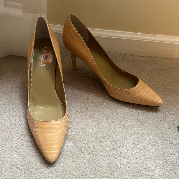 2 for $20 Lauren by Ralph Lauren New Tan Pumps - Picture 1 of 7